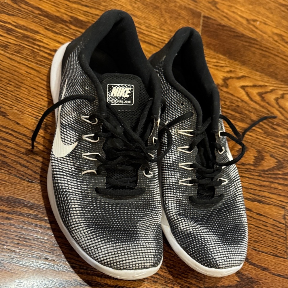 Nike Running Shoes Flex RN 2018 size men 10 EUC